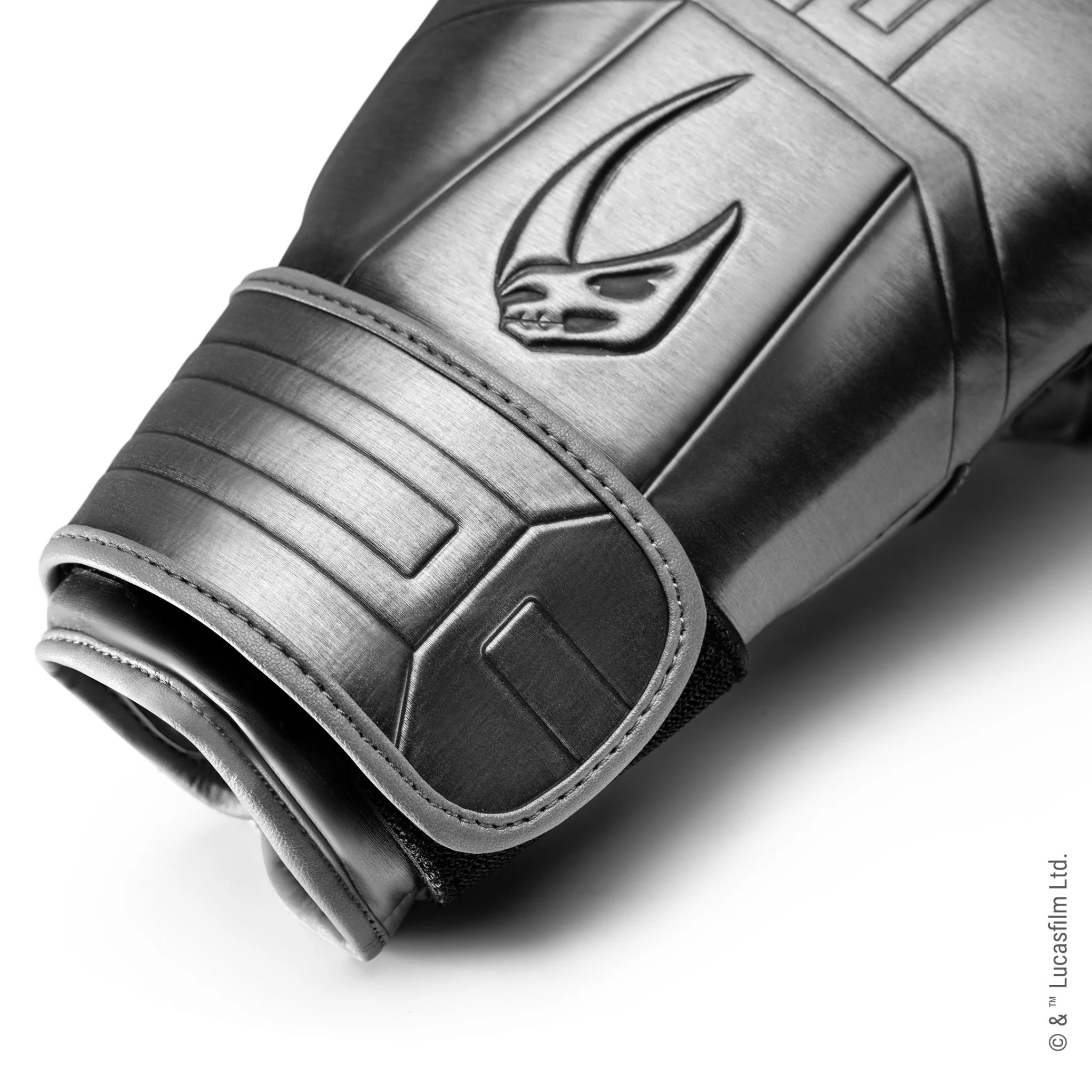 Star Wars Mandalorian Boxing Gloves - Image 15